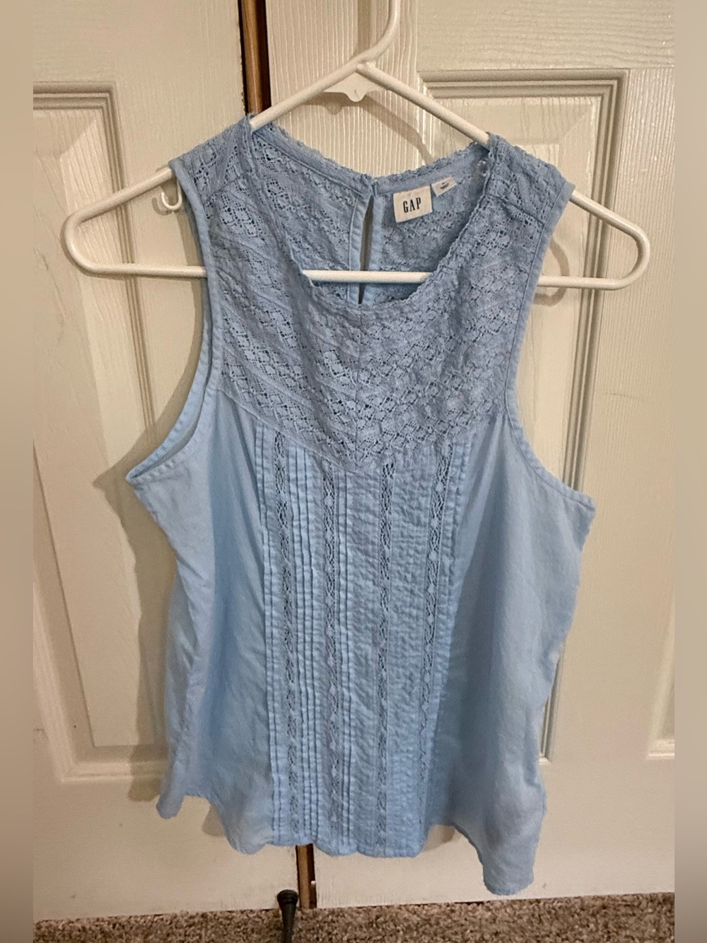 GAP Light Blue Lace Sleeveless Blouse Top Women’s Small